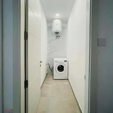 Spacious And Beautiful Flat In Apartment