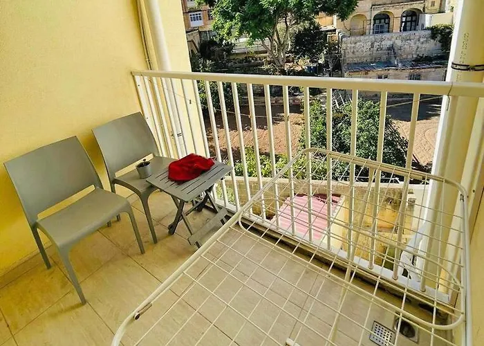 Spacious And Beautiful Flat In