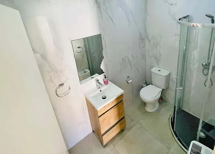 Spacious And Beautiful Flat In Apartment *